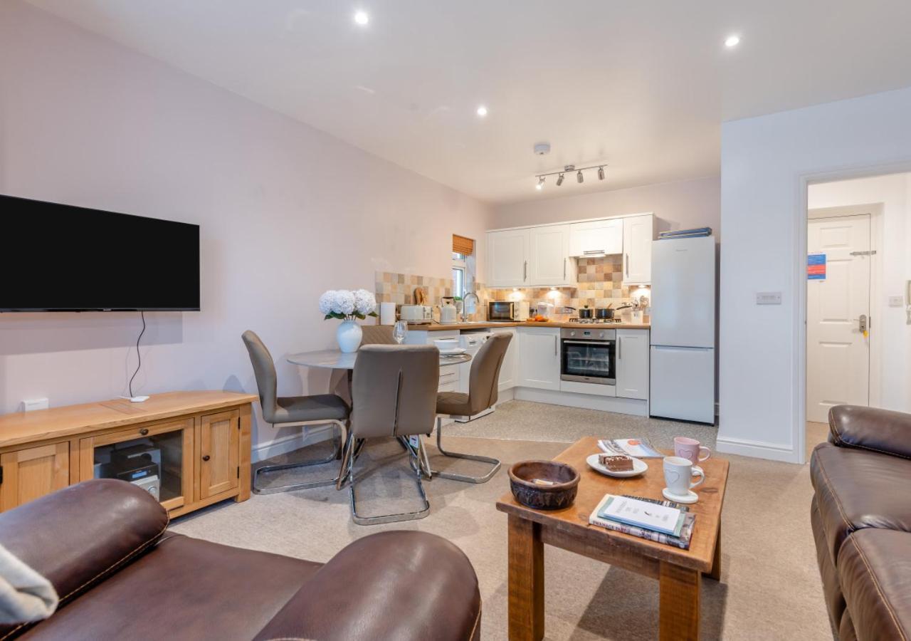 Brookesbay Apartment Суонидж Екстериор снимка